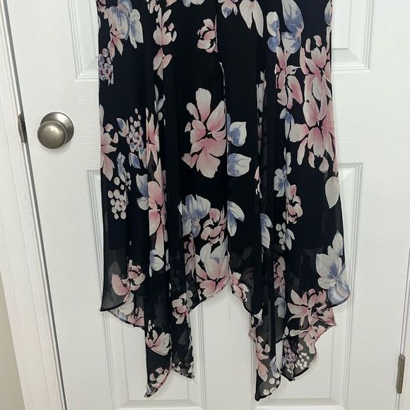 Lane Bryant Asymmetrical Hem‎ Floral Lined Sleeveless Mini Dress Size 14 - Picture 9 of 12